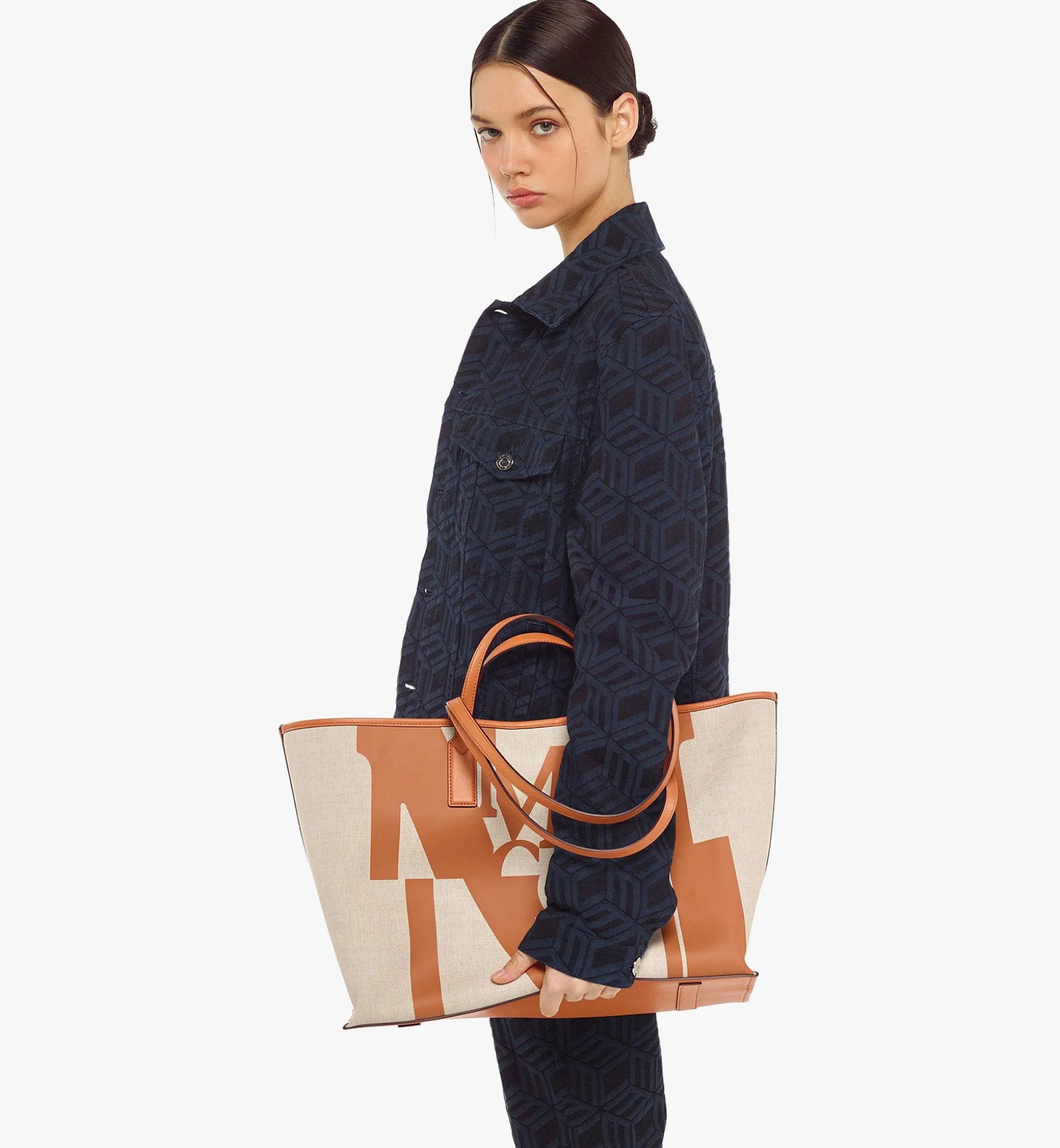 Aren Shopper In Logo Glitch Canvas